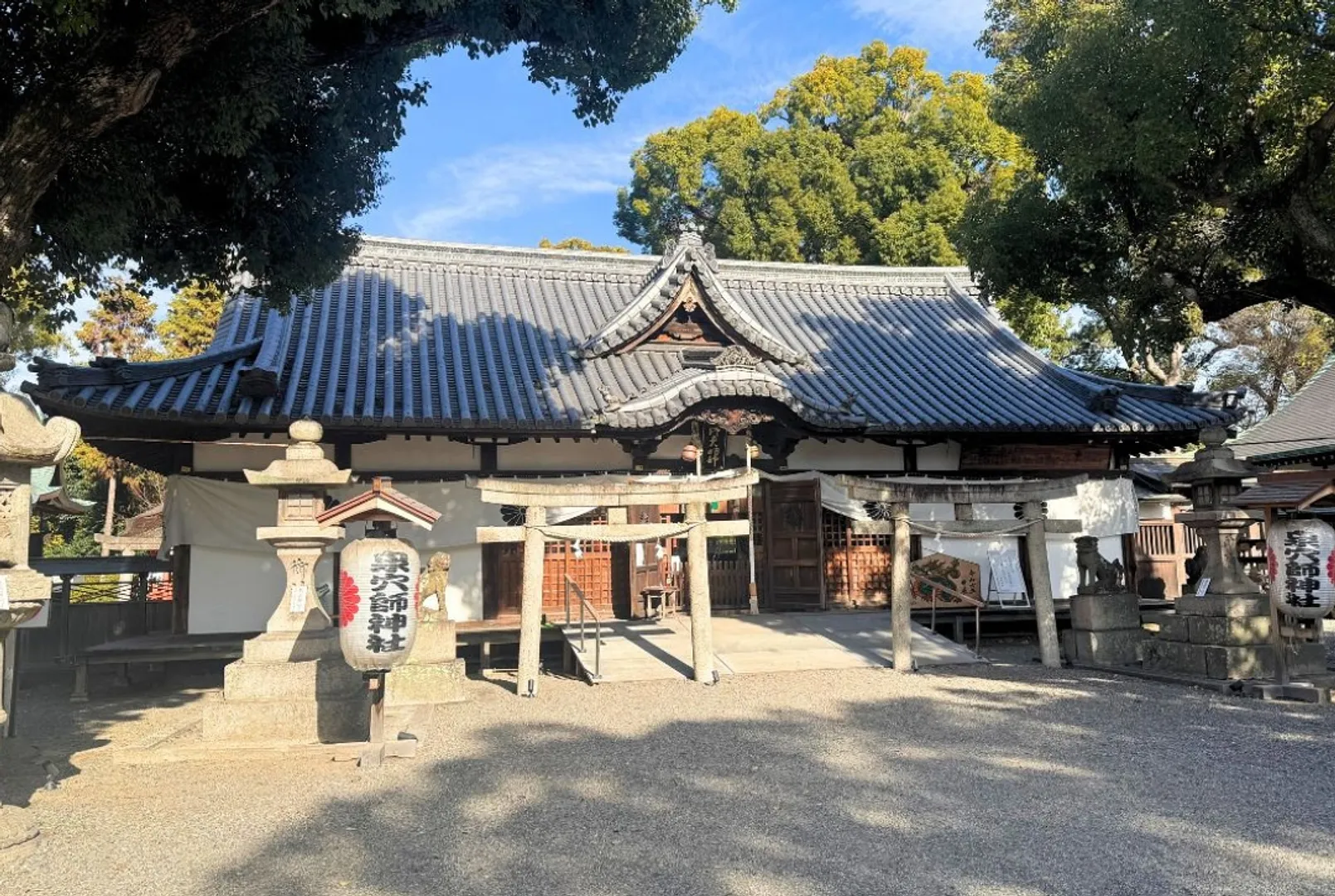 泉穴師神社１